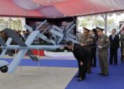 FOTO: Kim Jong Un Pamer Teknologi Drone Korut, Mau Mulai Kembangkan AI