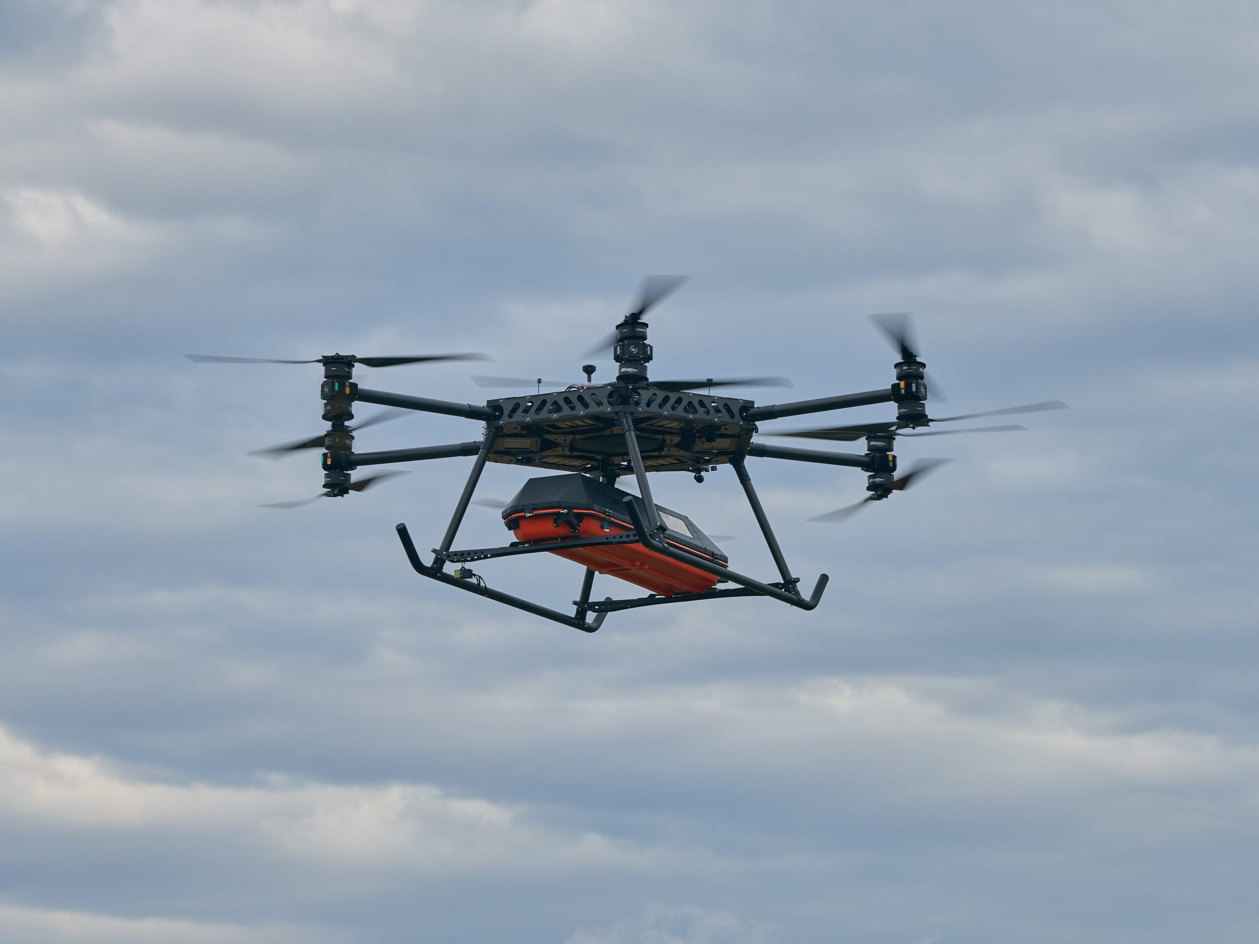 a-wounded-ukrainian-soldier-thought-he-was-going-to-die-then-a-drone-pilot-flew-‘like-a-ninja’-to-airlift-him-out.